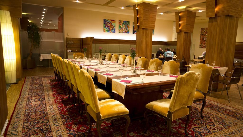The Gerald'S Hotel Rădăuţi المظهر الخارجي الصورة